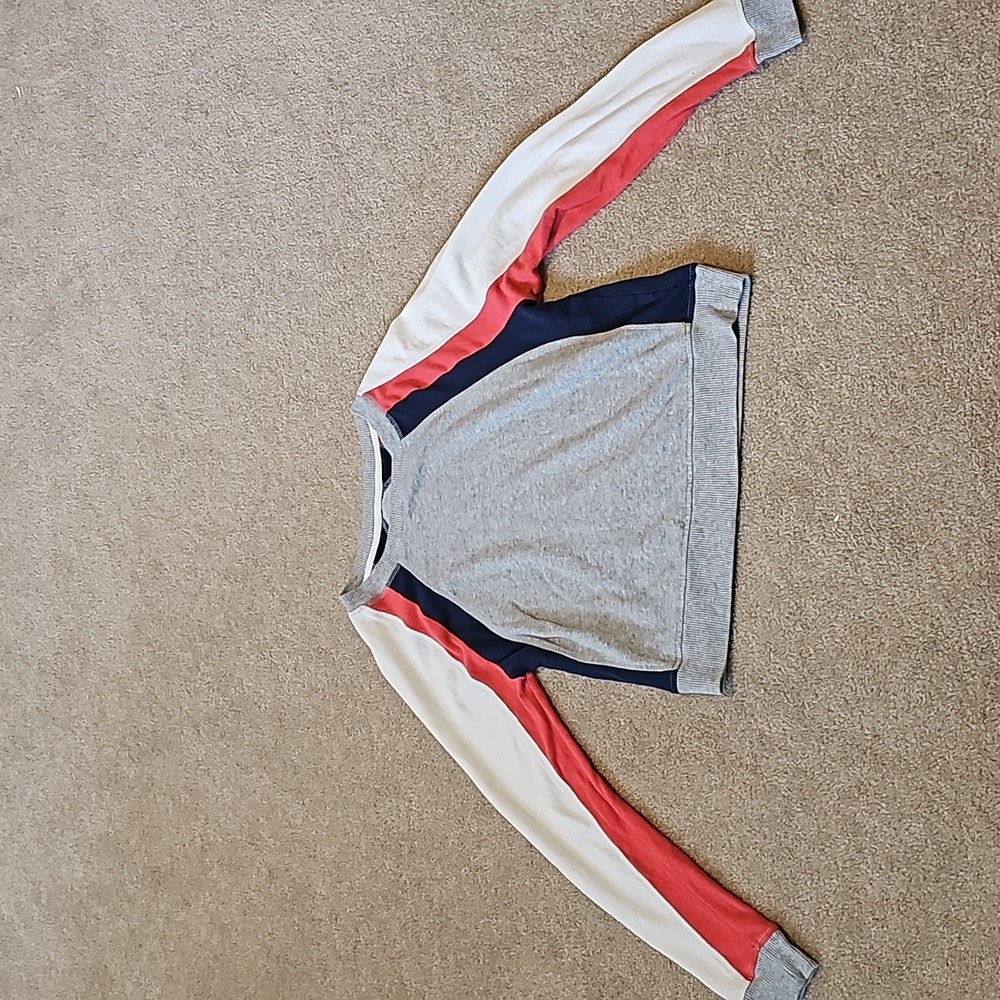 Long-sleeve, crewneck shirt; XS